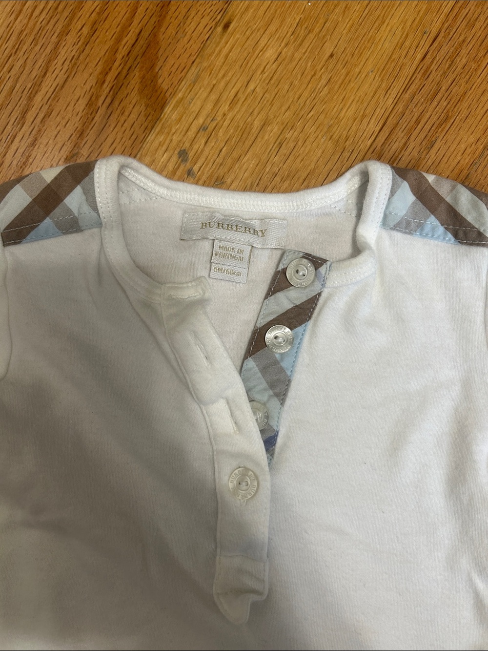 Authentic Burberry Baby Two-Piece Set with Blue Plaid Shorts - Picture 3 of 5